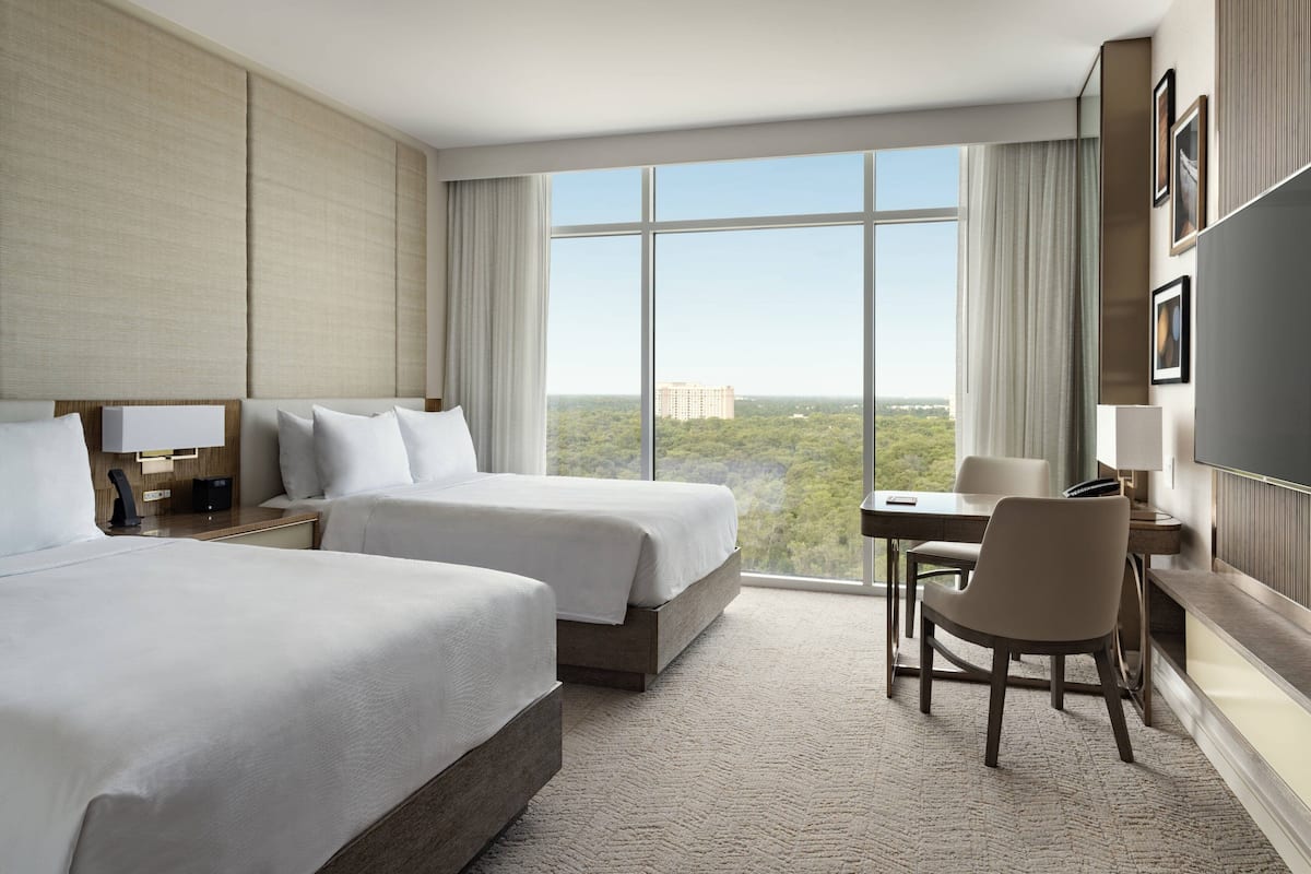 Premium bedding, in-room safe, desk, laptop workspace