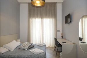 Quadrupla Deluxe | Una cassaforte in camera, una scrivania, postazione laptop