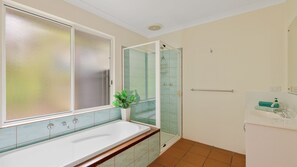 Bathtub