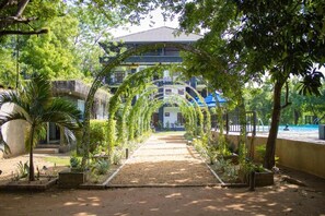 Property grounds - Sigiriya Kingdom Resort (Dambulla)