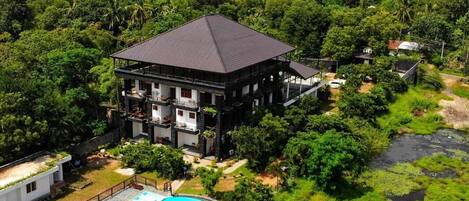 Fachada da propriedade