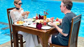 Daily buffet breakfast for a fee