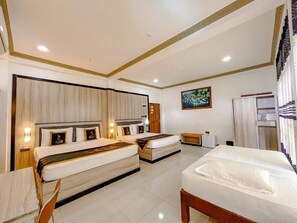 Deluxe Quadruple Room | Egyptian cotton sheets, premium bedding, memory-foam beds, desk - Sigiriya Kingdom Resort (Dambulla)