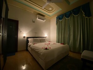 Deluxe Double Room | Pillowtop beds, in-room safe, iron/ironing board, free WiFi - Vieni Qua Grand (Fuvahmulah)