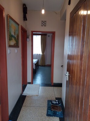 Interior - Conviniently borders Westlands/Parklands (Parklands)