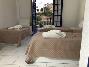 2 chambres, fer et planche à repasser