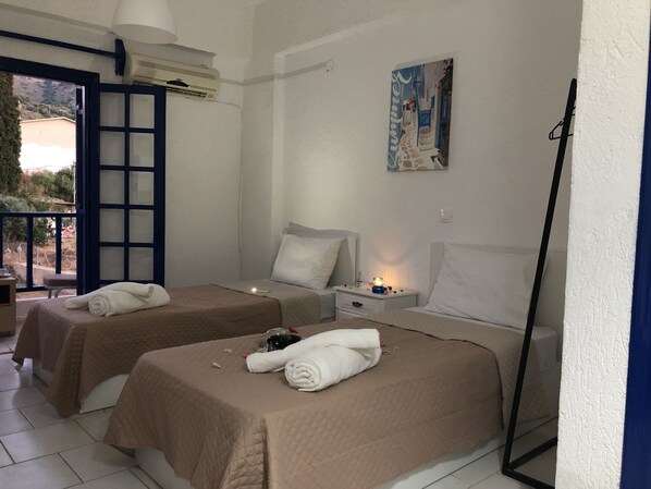 2 chambres, fer et planche à repasser