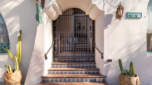 Unclassified image, 2 of 49, button - Visit the Beach from a Historic Downtown Apartment (Long Beach)