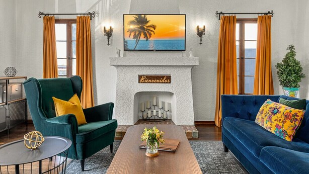 Unclassified image, 1 of 49, button - Visit the Beach from a Historic Downtown Apartment (Long Beach)