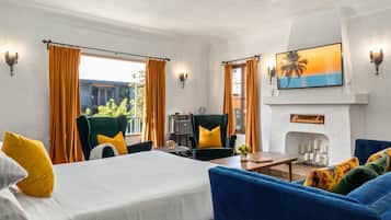 1 bedroom, desk, iron/ironing board, travel cot