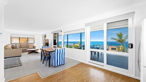 TV, books - 45 Hillside Cres Beach House (Kianga)