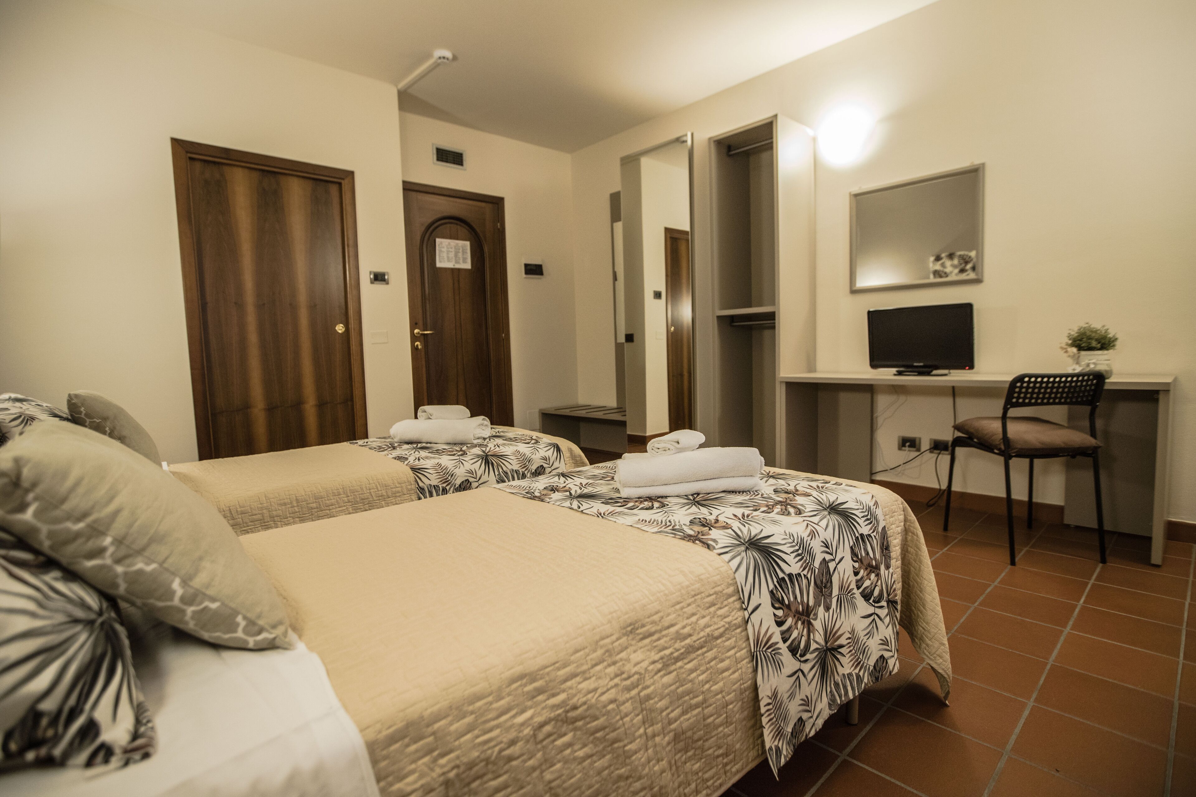 standard double room, 1 queen bed | desk, laptop workspace, cots/infant beds, rollaway beds