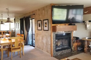 Interior - Edgewater 18- June Lake, Walk to the village! (June Lake)