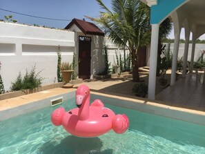 Outdoor pool - AkunaMatata (Mbour)