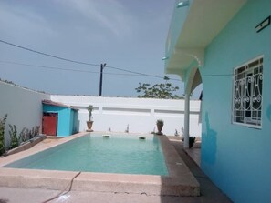 Outdoor pool - AkunaMatata (Mbour)