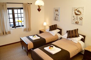 8 soverom, strykejern/-brett, reiseseng for barn og wi-fi (inkludert)