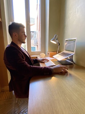 2 chambres, fer et planche à repasser, Wi-Fi gratuit, draps fournis