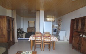 1 bedroom, WiFi, bed sheets