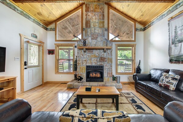 Smart-TV, peis, videospill og DVD-spiller