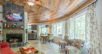 Gem - Fireplace - Forest - Relax - Wineries - Fire Pit - Grill - ROKU-Vibe-Queen