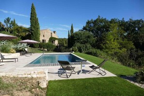 Pool - Spacious holiday home with pool / Provence (Pont St Esprit)