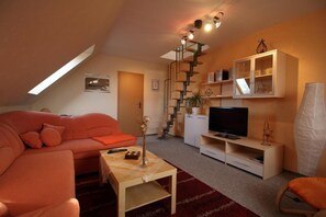 テレビ、DVD プレーヤー