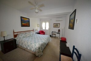 2 bedrooms, desk, iron/ironing board, free WiFi