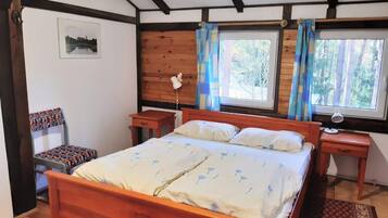 6 makuuhuonetta, silitysrauta/-lauta, internet