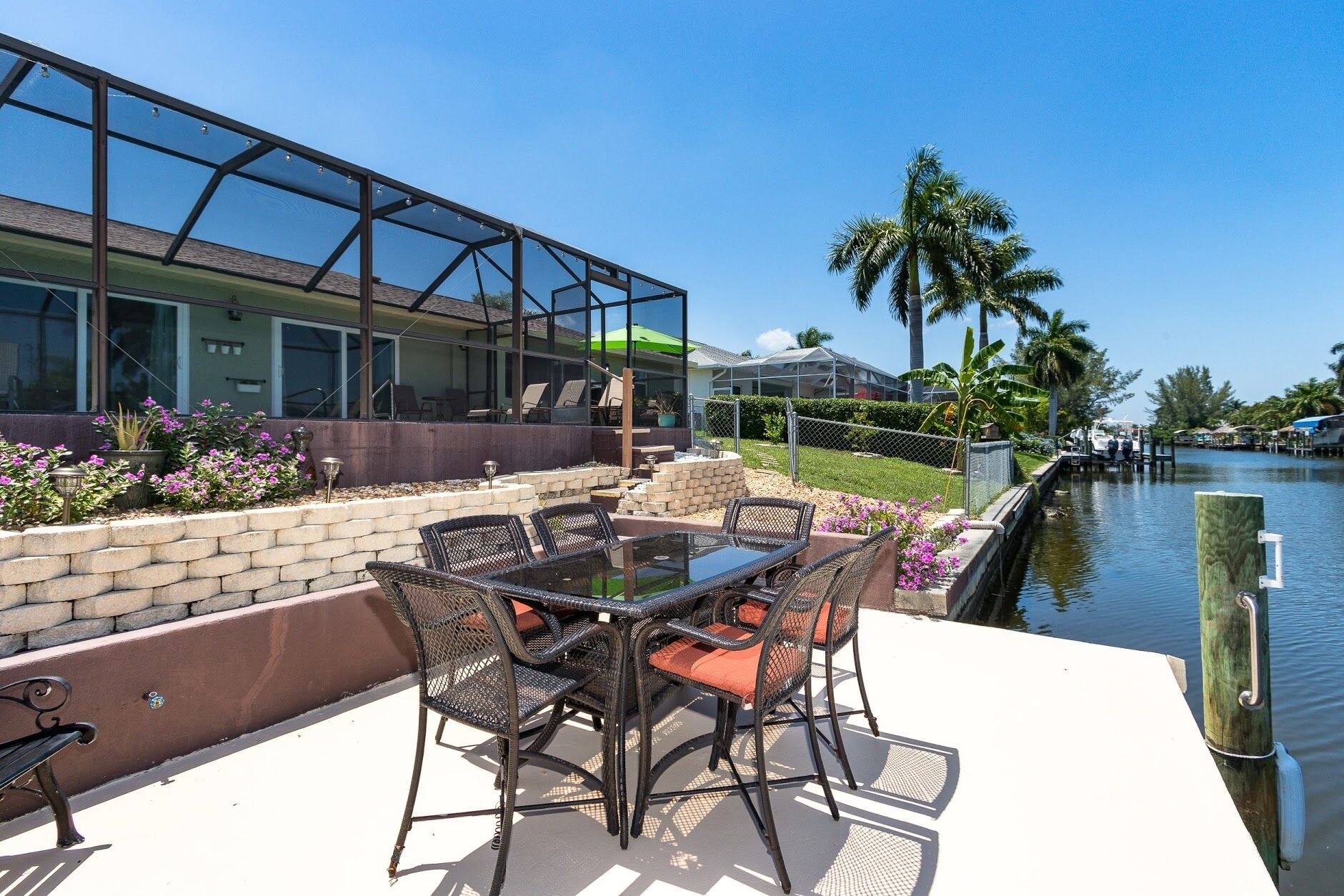Dolphin Suites Deluxe Duplex w/Heated Pool + Dock