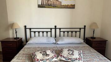 1 chambre, coffres-forts dans les chambres, bureau