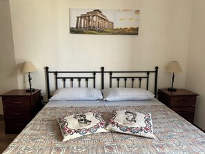 1 bedroom, in-room safe, desk, iron/ironing board