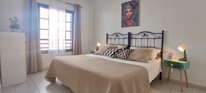 1 chambre, fer et planche à repasser, Wi-Fi gratuit, draps fournis