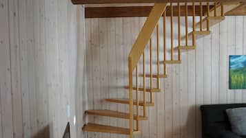 Smart-TV, Kamin, Bücher