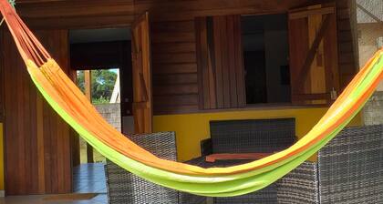 Entire T2 ideally located for tourist or professional stays