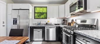 Romantic newly renovated beach cottage