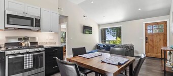 Romantic newly renovated beach cottage