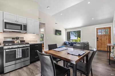 Romantic newly renovated beach cottage