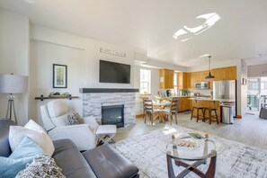 TV, fireplace, video games, DVD player - Minutes away from Beach, Marina, Shopping & Dining (McCall)