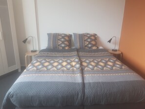 1 bedroom, WiFi, bed sheets