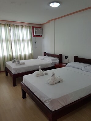 Premium bedding, pillowtop beds, blackout drapes, bed sheets - Catalinas Inn (Panglao)
