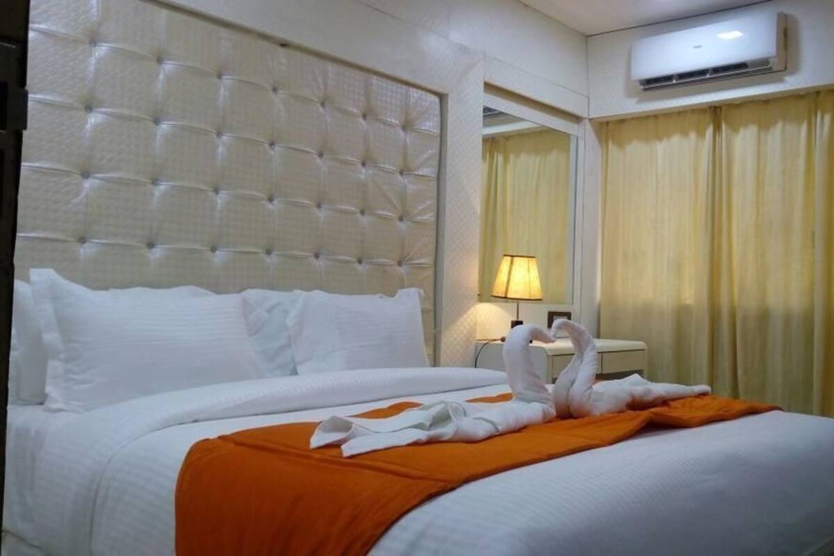 Chăn bông, nệm cao su hoạt tính (memory foam), bàn 