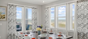Sandy Cay: Amazing 7 BR Beachfront- Sleeps 18, Priv. Elevated Pool, Dog Wash