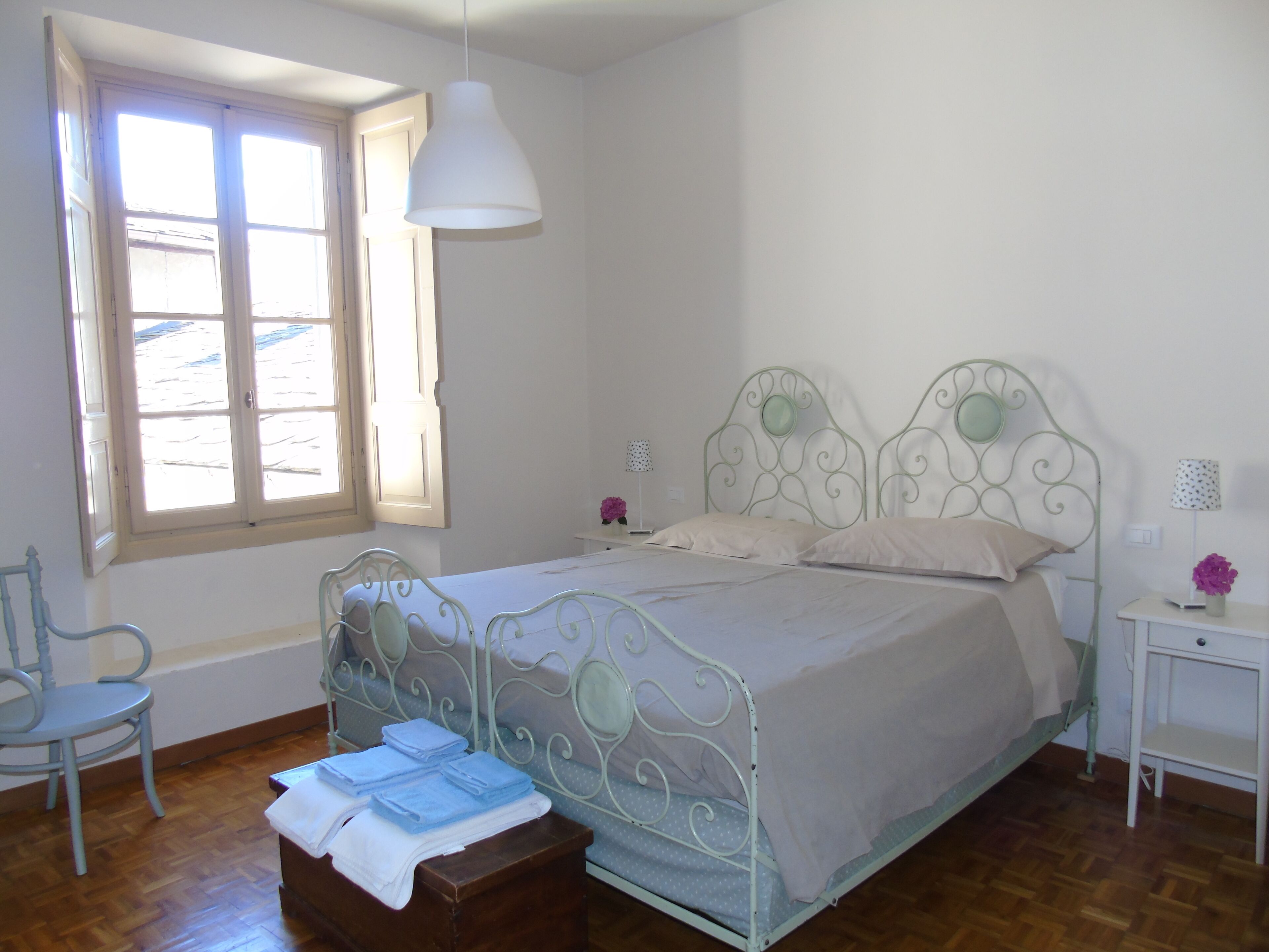 1 室のベッドルーム、デスク、アイロン / アイロン台、WiFi (無料)