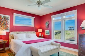 6 bedrooms, iron/ironing board, WiFi, bed sheets