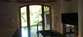 Grote capaciteit huis met overdekt zwembad en grote buitenruimtes