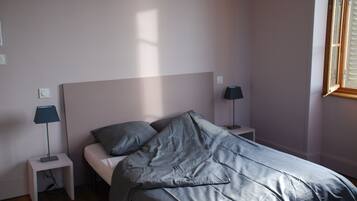 4 camere, ferro/asse da stiro, Wi-Fi gratuito, lenzuola