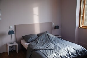 4 Schlafzimmer, Bügeleisen/Bügelbrett, kostenloses WLAN, Bettwäsche