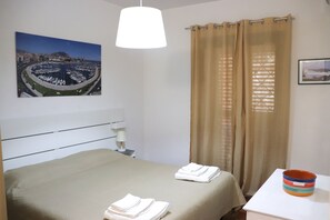 1 Schlafzimmer, Schreibtisch, Bügeleisen/Bügelbrett, kostenloses WLAN