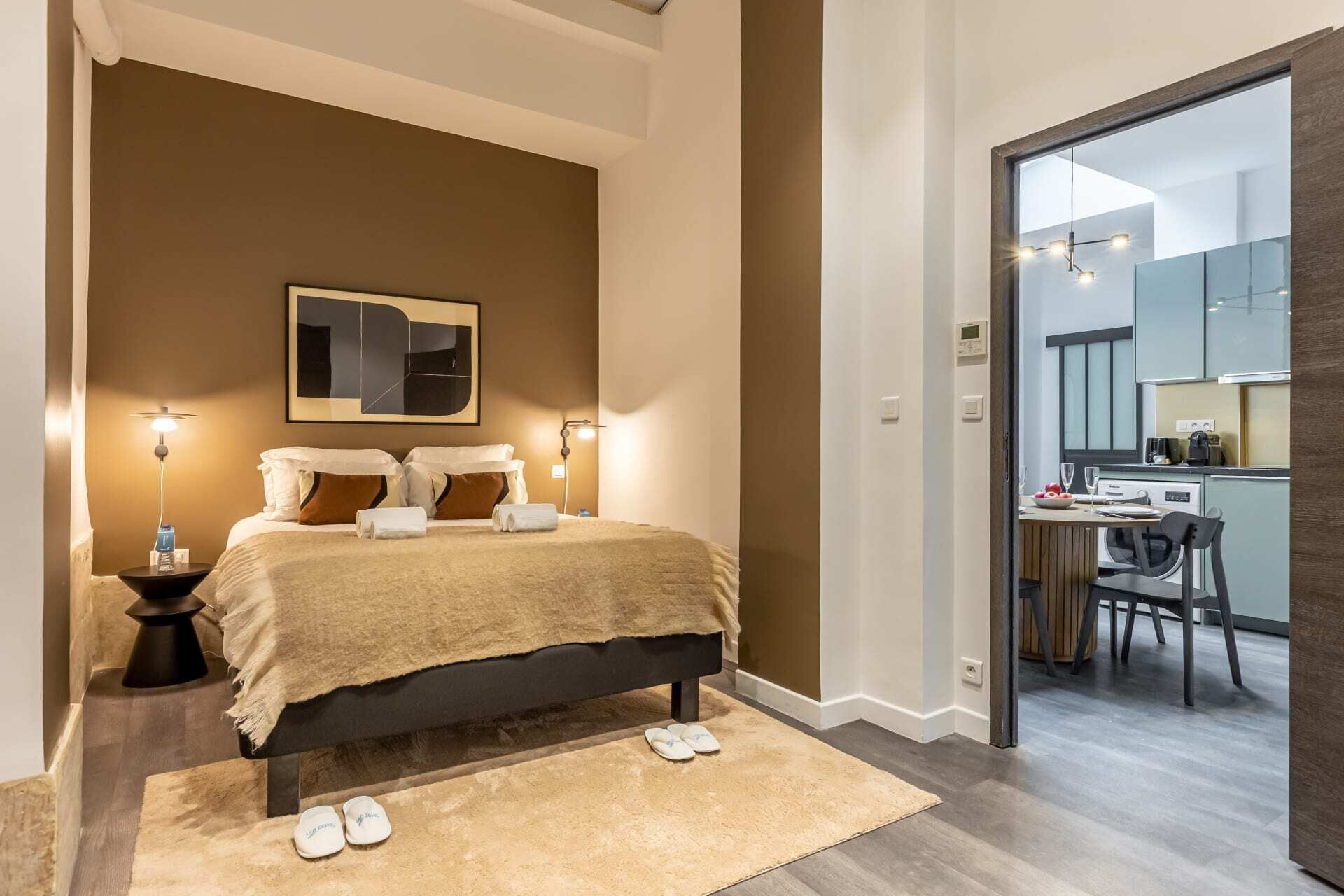 2 slaapkamers, een strijkplank/strijkijzer, gratis wifi, beddengoed
