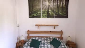 1 slaapkamer, een strijkplank/strijkijzer, wifi